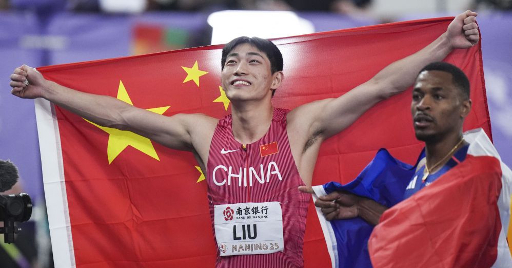 西亚卡姆和杰克逊半场均得分上双，二人合砍27分
